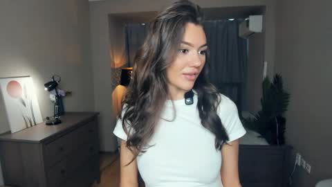Laura online show from April 5, 2026, 8:55 am