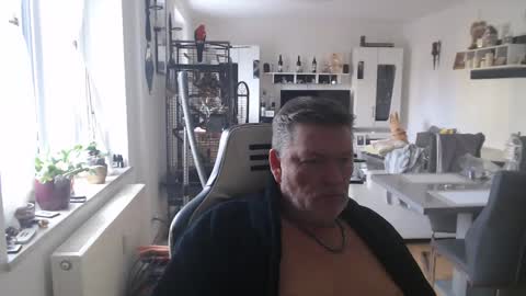 deinprinz2312 online show from January 29, 2025, 10:05 am