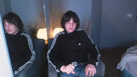 Snapshot of delalex chatting on June 5, 2026, 7:36 am Alex online show from June 5, 2026, 7:36 am