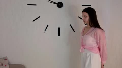 Leia online show from May 25, 2026, 4:40 am