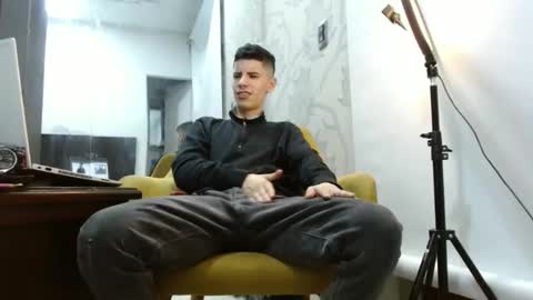 Snapshot of delglo chatting on October 3, 2025, 8:44 am delglo online show from October 3, 2025, 8:44 am