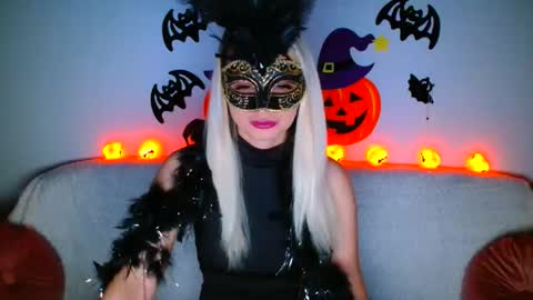 deliciaalove online show from October 31, 2025, 9:27 pm