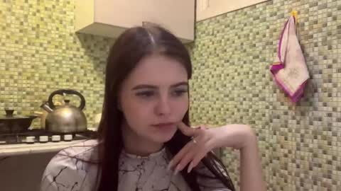 Snapshot of deliciastombaugh chatting on April 18, 2026, 7:58 pm Kiki online show from April 18, 2026, 7:58 pm
