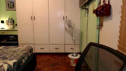 Mercedes online show from December 3, 2025, 1:57 am