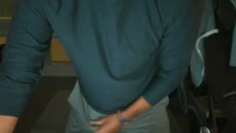 delicioso4u online show from November 24, 2025, 7:41 am