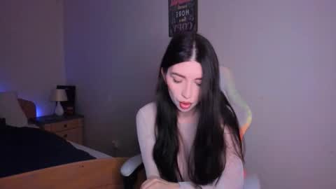 Snapshot of delicious_mila chatting on October 30, 2025, 4:58 am Mila online show from October 30, 2025, 4:58 am