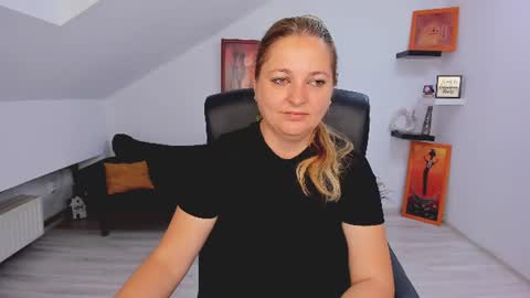 DeliciousLolly online show from June 24, 2026, 3:27 am
