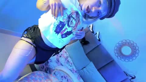 della online show from September 18, 2025, 8:33 pm