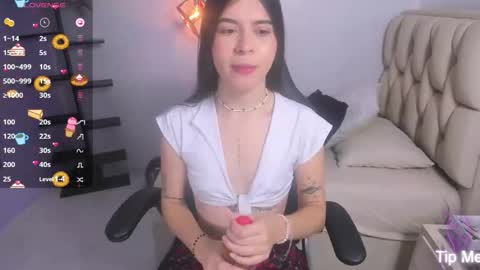 delilah_leone online show from October 29, 2025, 7:04 pm