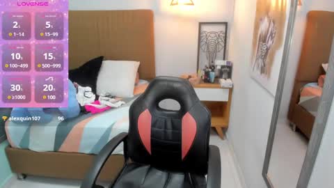 delilaquinn online show from January 7, 2025, 9:35 pm