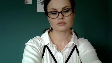 dellacrush_ online show from February 24, 2025, 1:42 pm