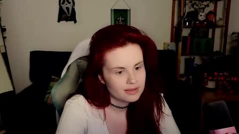 dellacrush_ online show from November 22, 2025, 6:07 pm