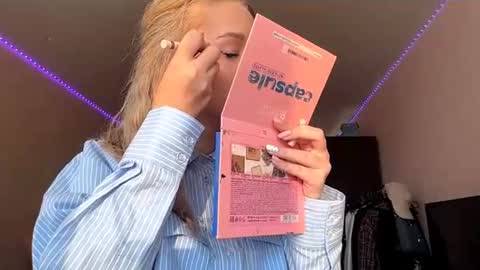 Snapshot of delorisstrzelecki chatting on July 7, 2026, 4:11 pm I am Lola hello world online show from July 7, 2026, 4:11 pm