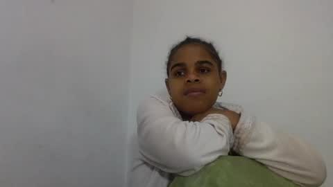 delphine online show from July 7, 2026, 7:23 am