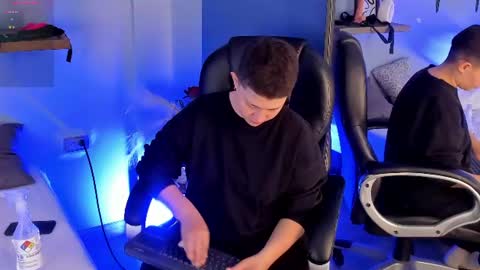 Snapshot of deluca_vega chatting on July 1, 2026, 12:07 pm Deluca Vega online show from July 1, 2026, 12:07 pm