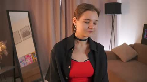 Hi my name is Sari nice to see you in my Room online show from July 8, 2026, 4:06 am