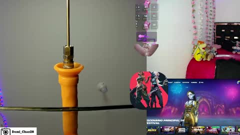 Snapshot of demi_chan chatting on April 21, 2026, 9:04 am demiii online show from April 21, 2026, 9:04 am