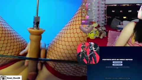Snapshot of demi_chan chatting on May 18, 2026, 8:20 am demiii online show from May 18, 2026, 8:20 am