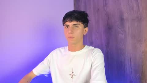 Snapshot of demian_cute chatting on October 15, 2025, 6:13 am Demian online show from October 15, 2025, 6:13 am