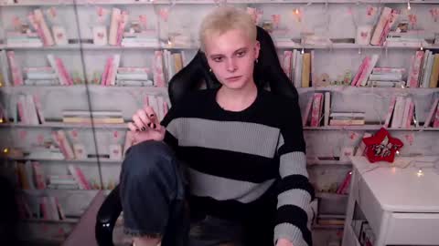 demianenglen online show from January 16, 2025, 10:02 pm