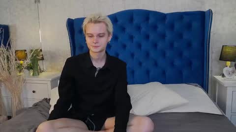 demianenglen online show from March 8, 2025, 8:46 pm