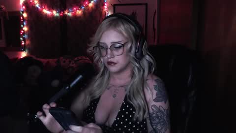 Snapshot of demongf chatting on January 7, 2026, 4:04 am Demoness Mina online show from January 7, 2026, 4:04 am