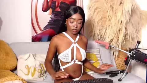 Snapshot of deniisswet chatting on October 25, 2025, 6:10 am online show from October 25, 2025, 6:10 am