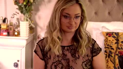 Snapshot of denisseperry chatting on September 24, 2025, 9:29 pm Ela online show from September 24, 2025, 9:29 pm