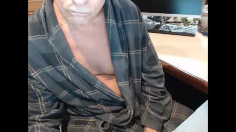 Snapshot of denn_jett chatting on December 22, 2025, 10:34 am Den Jet online show from December 22, 2025, 10:34 am