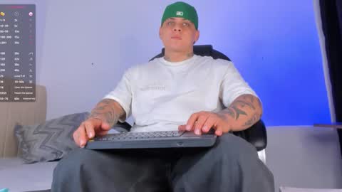 dennis munera online show from October 24, 2025, 10:44 am