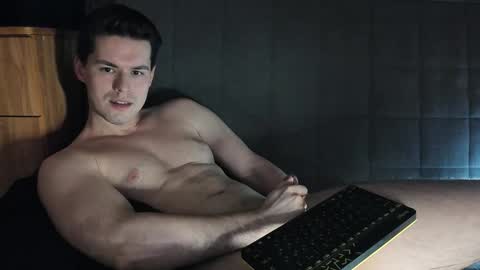 Snapshot of dennis_night chatting on December 1, 2024, 11:36 pm Den online show from December 1, 2024, 11:36 pm