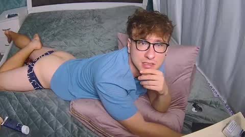 Snapshot of dennisgartman chatting on October 24, 2025, 6:26 pm Dennis online show from October 24, 2025, 6:26 pm