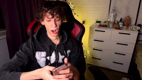 Snapshot of denobluora chatting on December 14, 2024, 2:12 am Jasper online show from December 14, 2024, 2:12 am