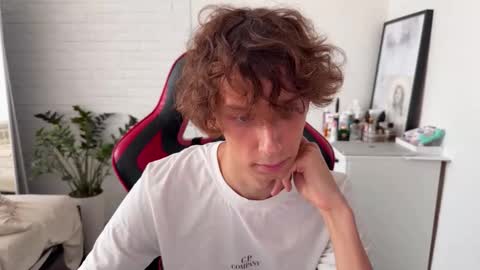 Snapshot of denobluora chatting on October 3, 2025, 11:51 am Jasper online show from October 3, 2025, 11:51 am