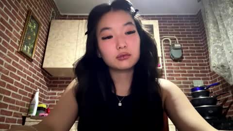 Snapshot of denysebernacchi chatting on January 5, 2026, 5:27 pm Emma online show from January 5, 2026, 5:27 pm