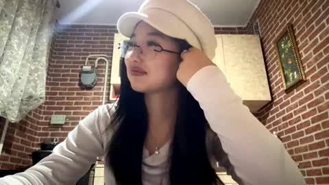 Snapshot of denysebernacchi chatting on February 17, 2026, 3:40 pm Emma online show from February 17, 2026, 3:40 pm