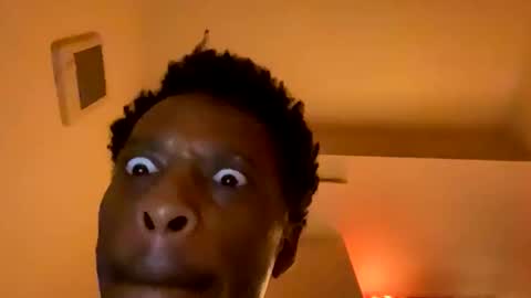 Denzel King3 online show from November 9, 2025, 3:49 am