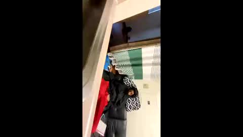 Denzel King3 online show from November 23, 2025, 4:07 pm