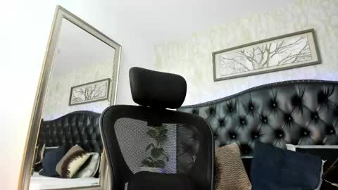 denzelrios online show from April 17, 2026, 4:04 am