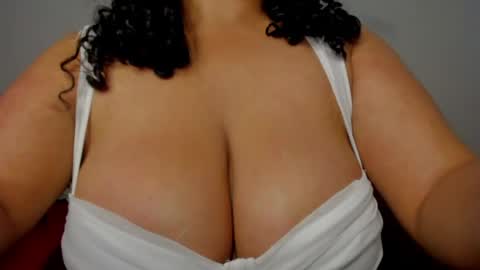 Snapshot of dephne_ chatting on June 7, 2026, 6:44 pm Dephne online show from June 7, 2026, 6:44 pm