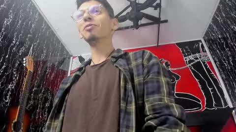 Snapshot of dereck_monroe chatting on March 22, 2026, 10:29 am Dereck online show from March 22, 2026, 10:29 am