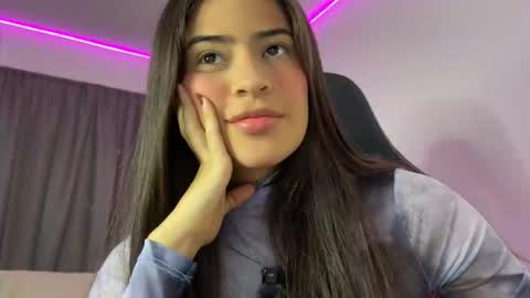 Snapshot of dereckbrownn chatting on November 25, 2025, 7:58 pm Dereck online show from November 25, 2025, 7:58 pm