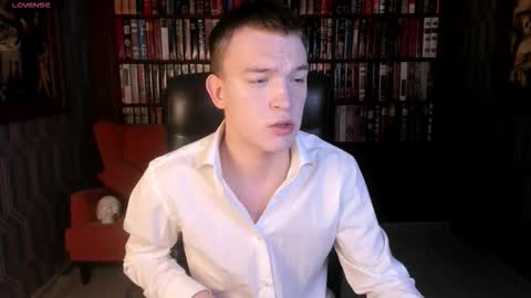 Snapshot of derek_banville chatting on November 14, 2025, 8:07 pm Derek online show from November 14, 2025, 8:07 pm