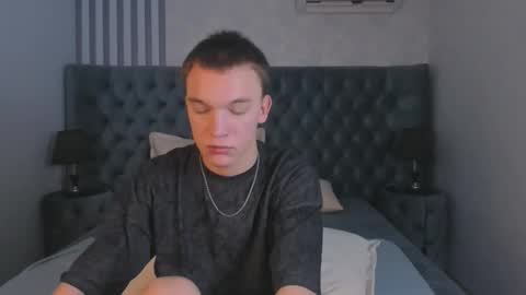 Snapshot of derek_banville chatting on November 19, 2025, 12:49 pm Derek online show from November 19, 2025, 12:49 pm