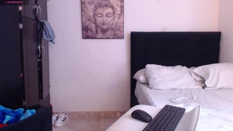 Derek online show from November 25, 2025, 1:55 pm