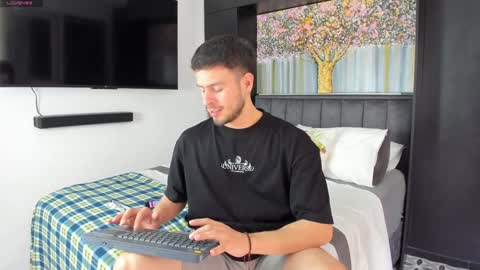 Derek Hussain online show from January 23, 2025, 7:51 pm