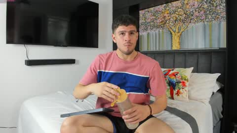 Derek Hussain online show from January 29, 2025, 3:01 am