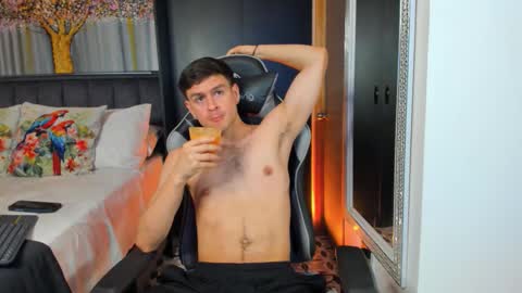 Derek Hussain online show from September 19, 2025, 1:40 am