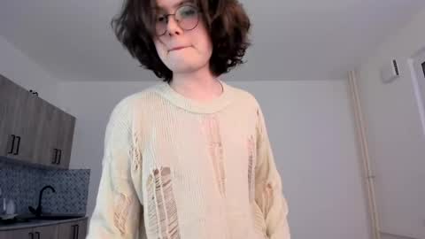 Derek online show from April 16, 2026, 9:39 pm