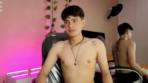 Snapshot of derek_sinn chatting on February 3, 2026, 8:47 pm derek_sinn online show from February 3, 2026, 8:47 pm